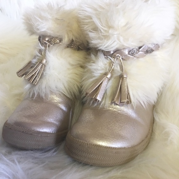 Cat & Jack Other - Cat & Jack fur boots